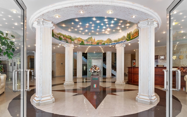 Отель Лекко