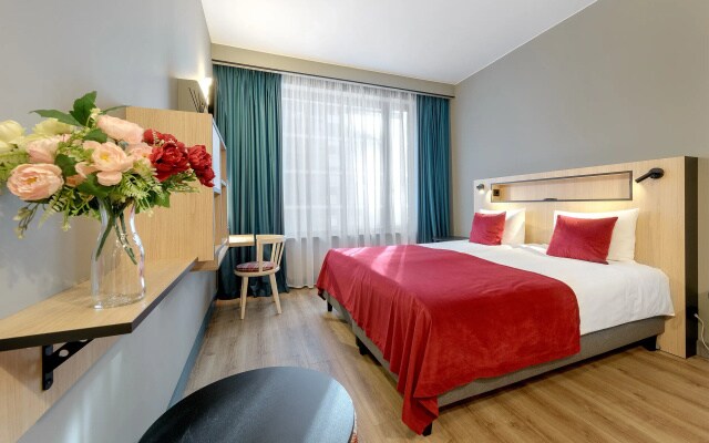 hotelImage