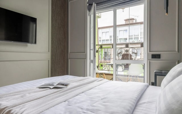 Апартаменты Red Apartments Арт Лайт Сити Мэлори
