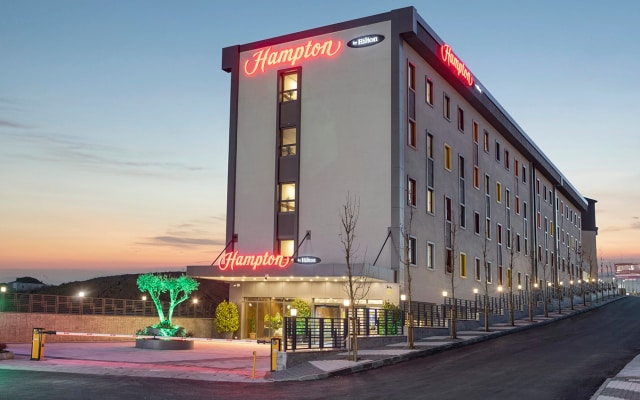 Отель Hampton by Hilton Istanbul Arnavutkoy