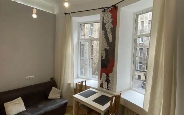 V Samom Tsentre Peterburga Apartments