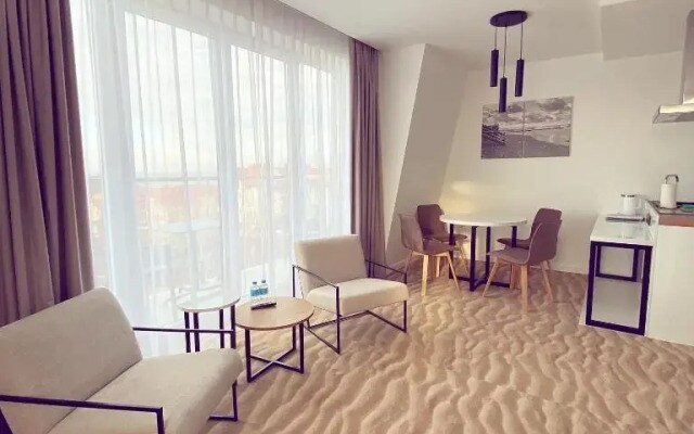 Апартаменты Улучшенные с Панорамным Окном Park House