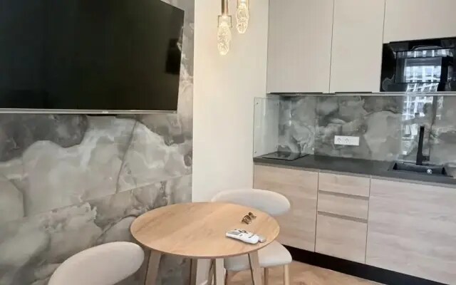 Апартаменты с балконом рядом с морем Бытха