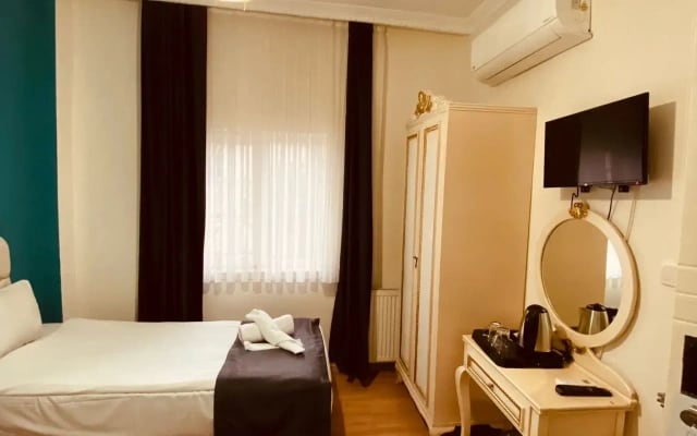 Adora Hotel Cafe & Restaurant