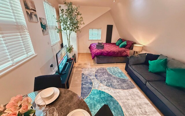 Квартира Damos Living Apartments Deluxe Studio