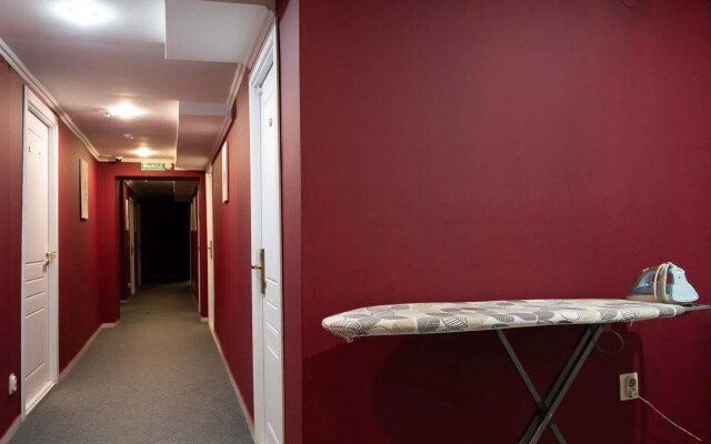 Отель IQHotel