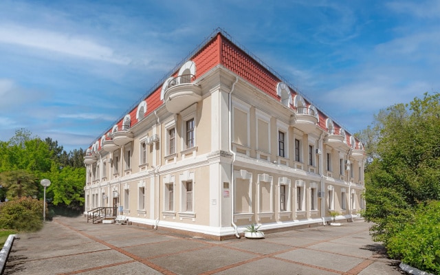 Отель Гранд-Отель (основан в 1901 году)