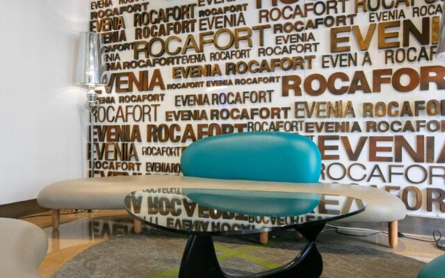 Отель Evenia Rocafort