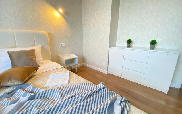 Апартаменты 1-комн квартира 41 кв.м. В ЦЕНТРЕ ул. Полежаева д.92