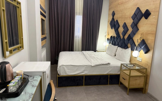 Lily Airport Otel
