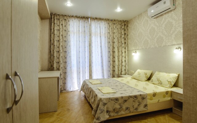 Отель Лаура