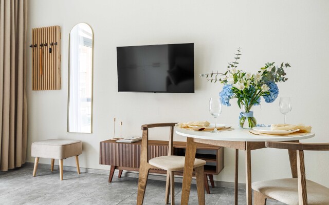 Апартаменты с Отдельным Входом и Террасой Вид на море Home Group