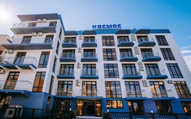 Космос у Аквапарка