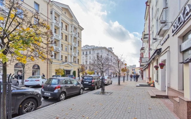 Апартаменты Premium on Karla Marks Street