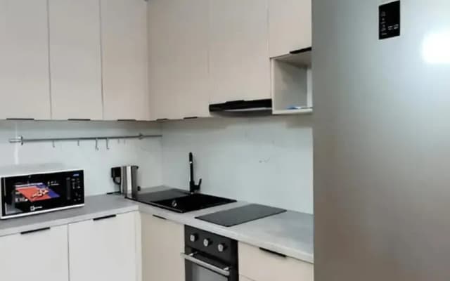 Квартира с отдельной спальней и просторным балконом