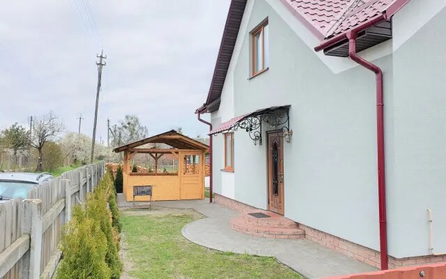 Гостевой дом Коттедж Позитив с баня/сауна, караоке в Брест
