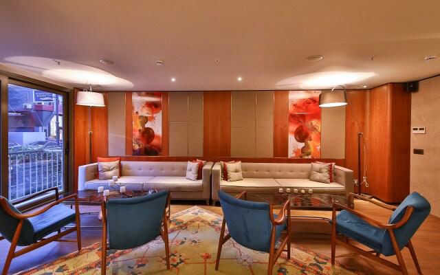 Отель Tzl Suites