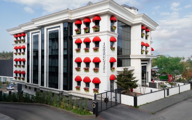 İzz Hotel Koşuyolu