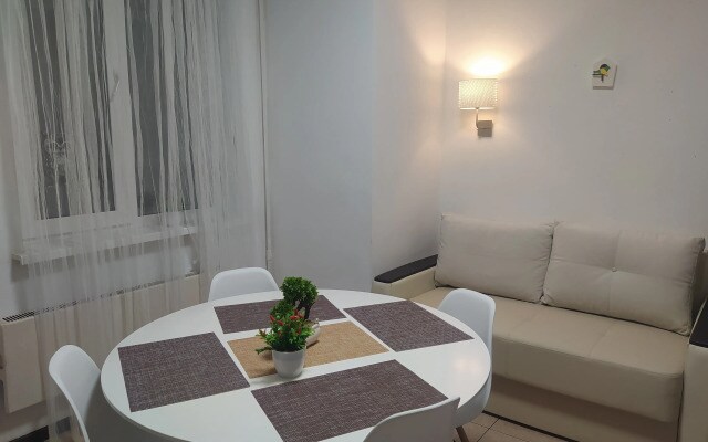 Dvukhkomnatnye Naprotiv Akvaparka Apartments