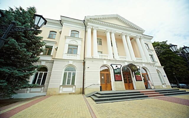 Отель Гостиница Центральная (бывшая Чернигов)