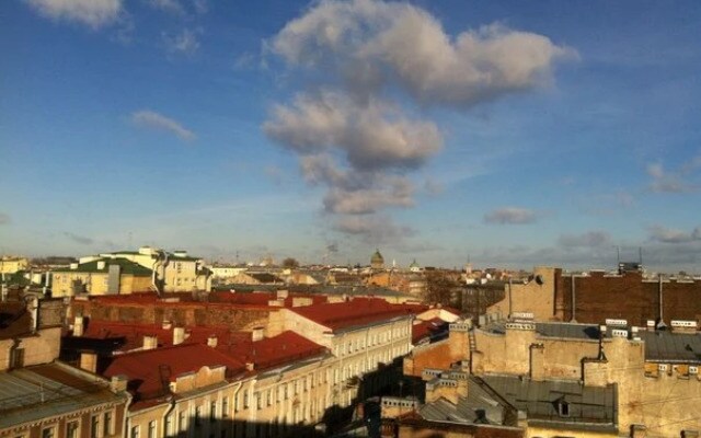 Хостел Roof