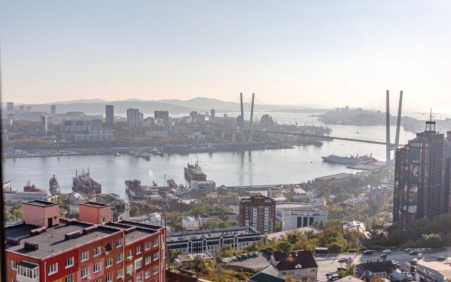 Квартира Уникальная посуточно с видом на Золотой мост