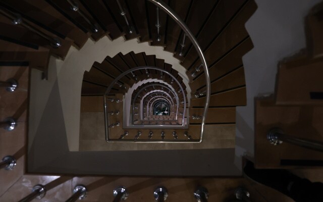 Revia Square Hotel