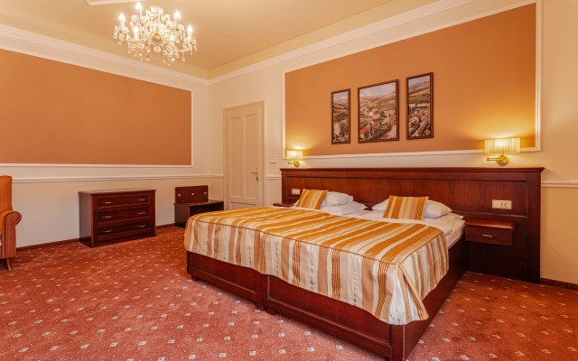 Отель Radium Palace
