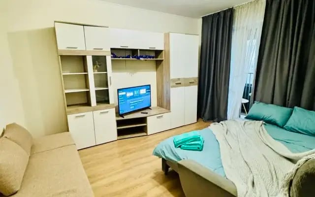 Квартира Уютная в 1 минуте пешком м. Лесопарковая