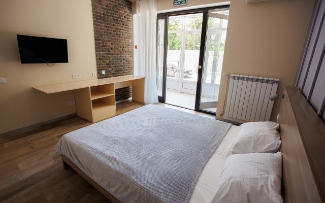 RE hostel Premium