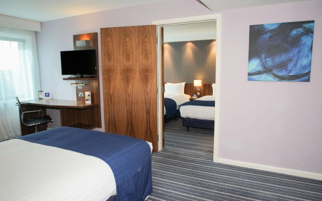 Holiday Inn Express London Heathrow T5 by IHG