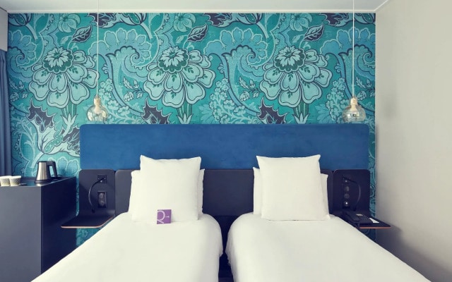 Relais de Lyon by Malone