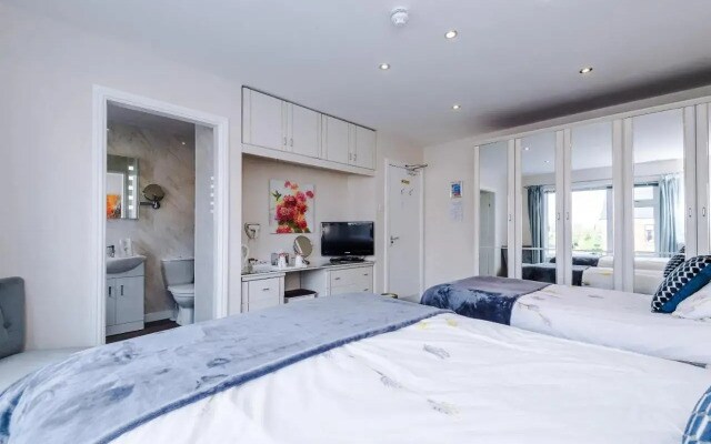 Holcombe Guest House