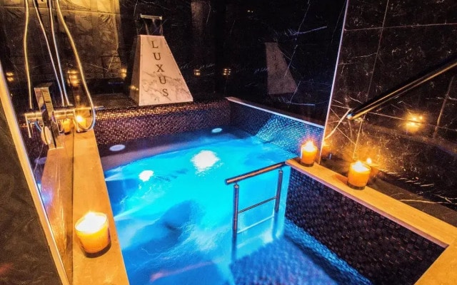 Отель Roma Luxus Hotel
