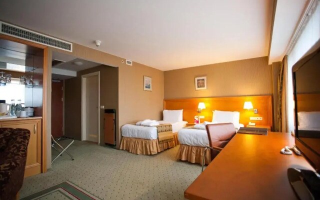 Отель Vilnius Park Plaza