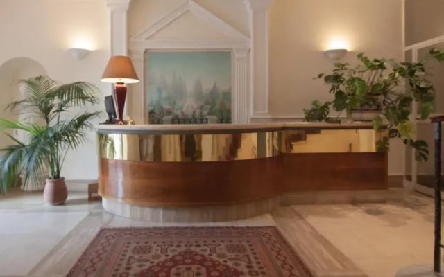 Laurentia Hotel
