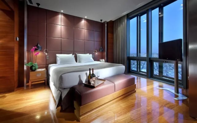 Отель Eurostars Madrid Tower