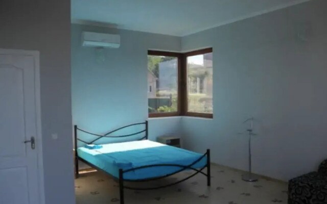 878 Guest House