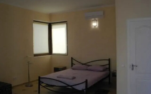 878 Guest House
