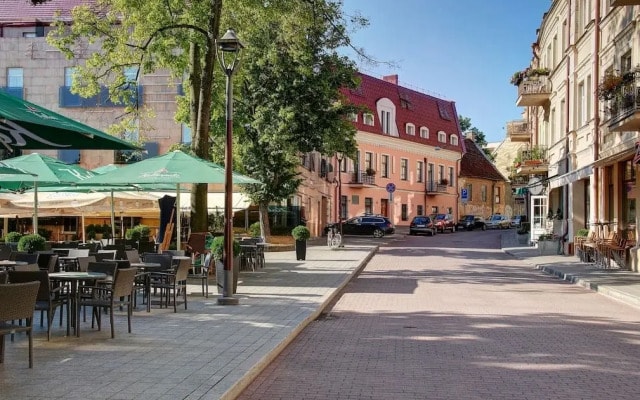 Odminiu Square Apartment
