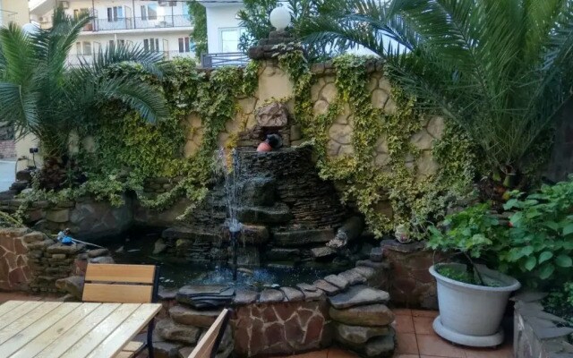 Guest House Alpiisky na Stanislavskogo