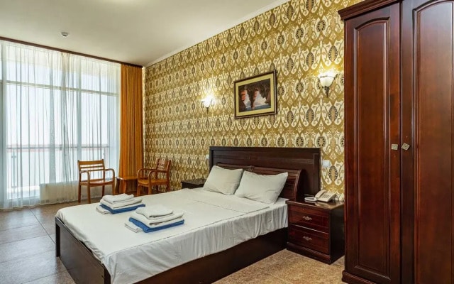 Отель Кристи Christie Hotel