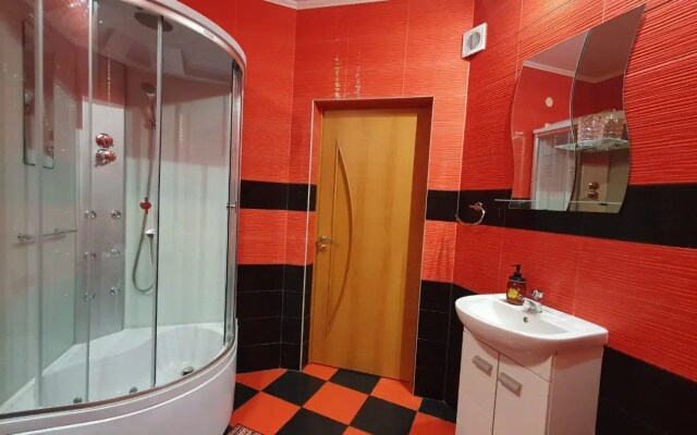 Kvartira dvuhkomnatnaya 76m2 na Kujbysheva 40