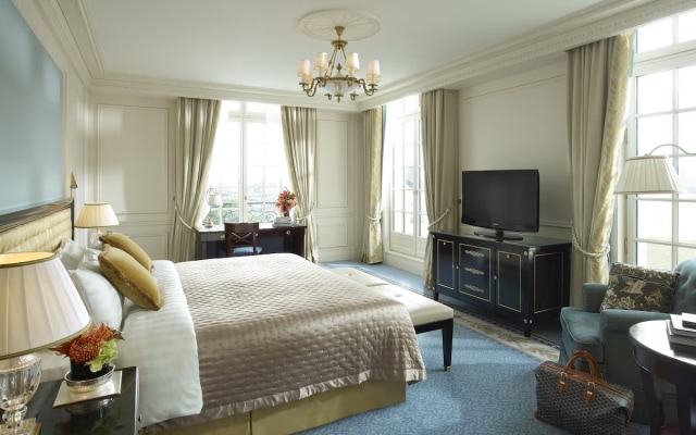 Отель Shangri-La Paris