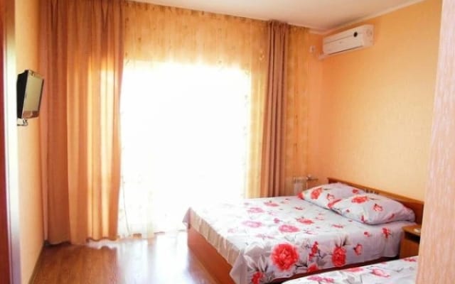 Adel Hotel