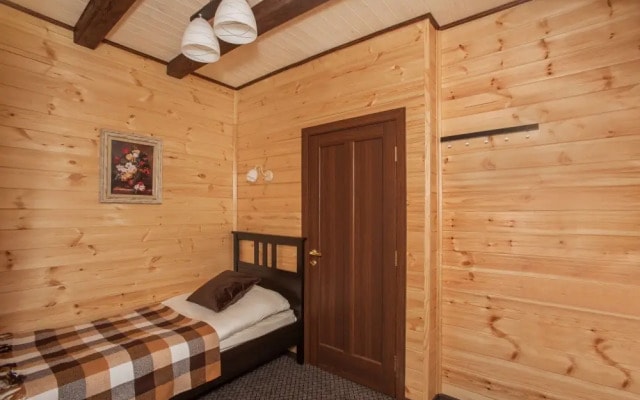 Na Kedrovoy Cottage
