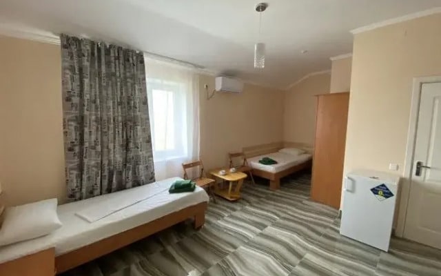 Azur Hotel