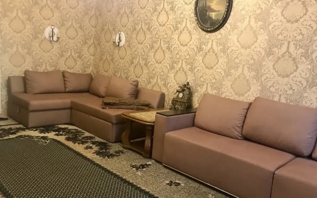 Na Novorossiyskoy 18 Apartment