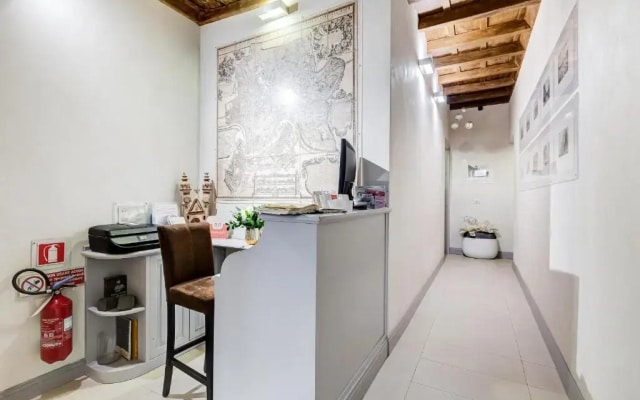 Rome Frattina 27