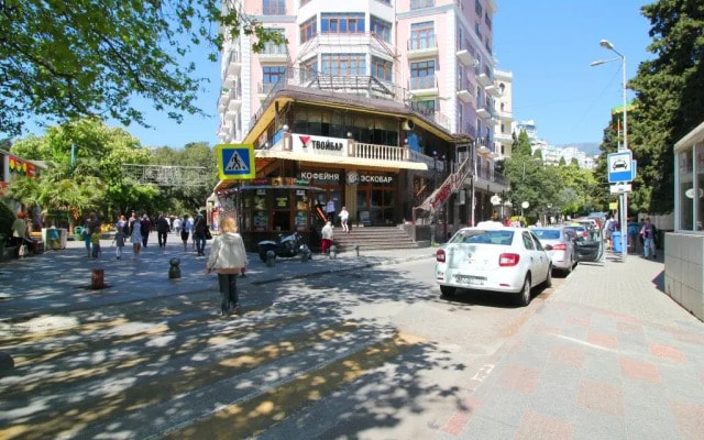 Botkin Apartments